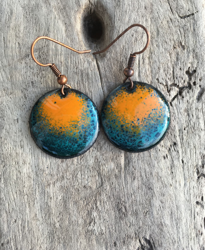 Boucles d'oreilles rondes cuivre émaillé turquoise et orange