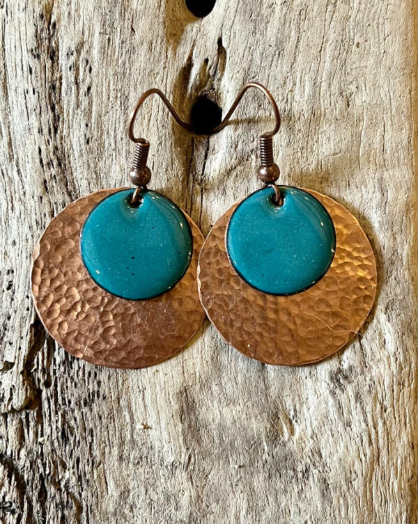 Boucles d'oreilles en émail & cuivre martelé, fait main en France - émaux sur cuivre