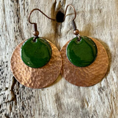 Boucles d’oreilles en émail & cuivre martelé, fait main en France – émaux sur cuivre