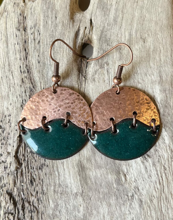 Boucles d'oreilles en émail & cuivre martelé, fait main en France - émaux sur cuivre