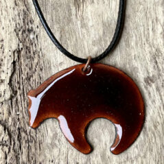 Collier Ours en émail sur cuivre, fait main en France – émaux sur cuivre
