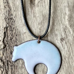 Collier Ours en émail sur cuivre, fait main en France – émaux sur cuivre